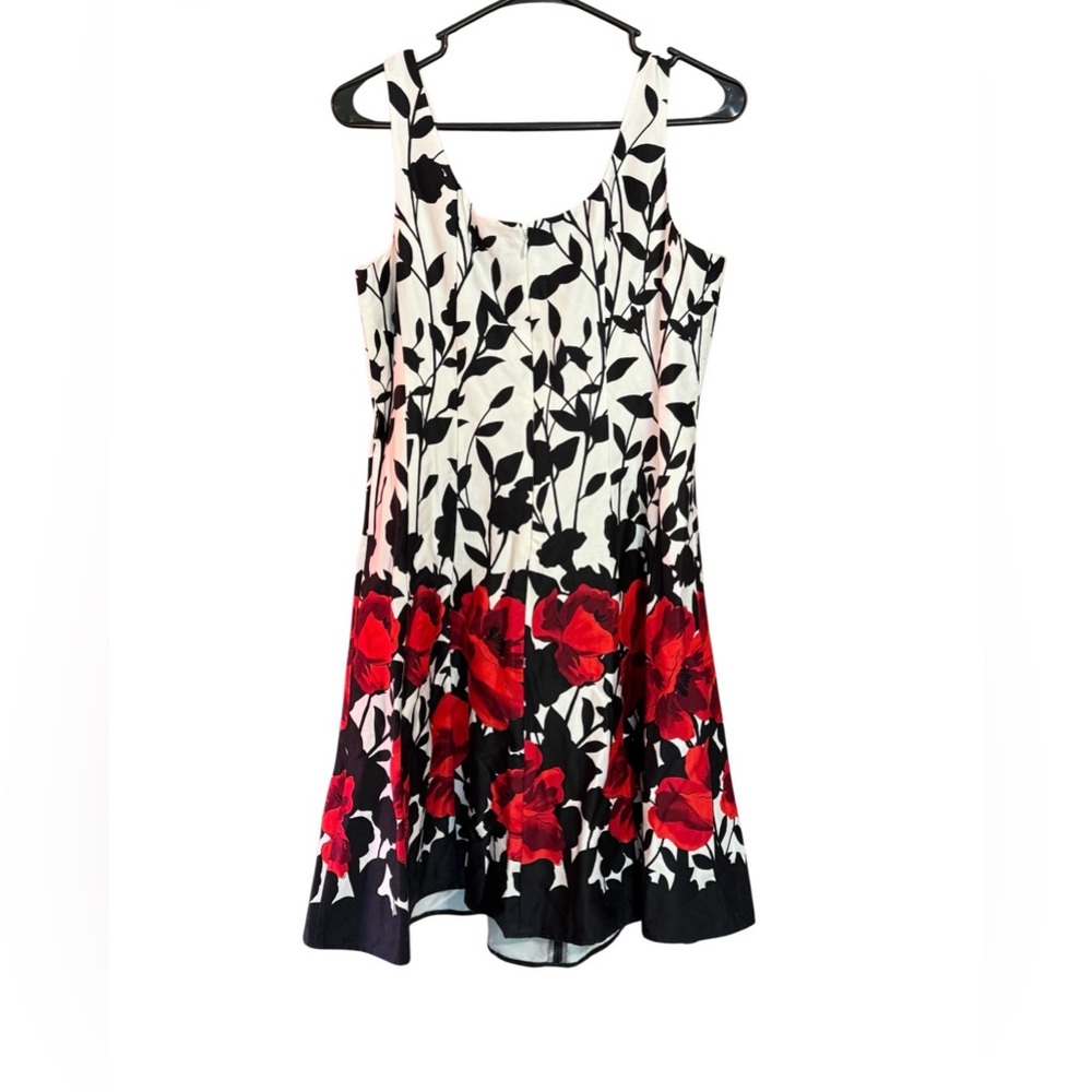 Jessica Howard Floral Fit & Flare Dress Size 10P Black White Red Rose - Picture 2 of 2